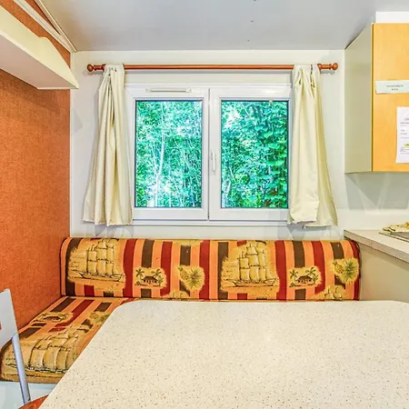 Cozy Stacaravan In Conques-en-rouergues * Conques-en-Rouergue