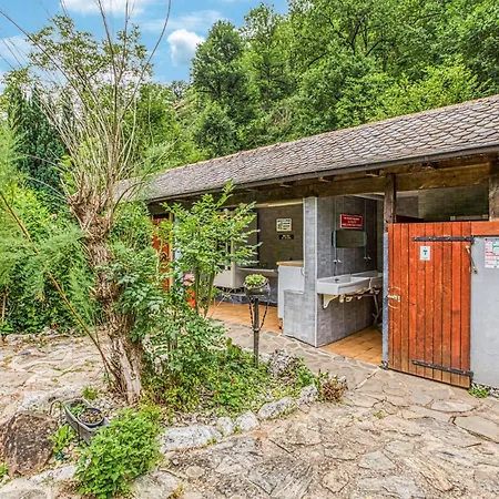 Cozy Stacaravan In Conques-en-rouergues Campeggio Conques-en-Rouergue